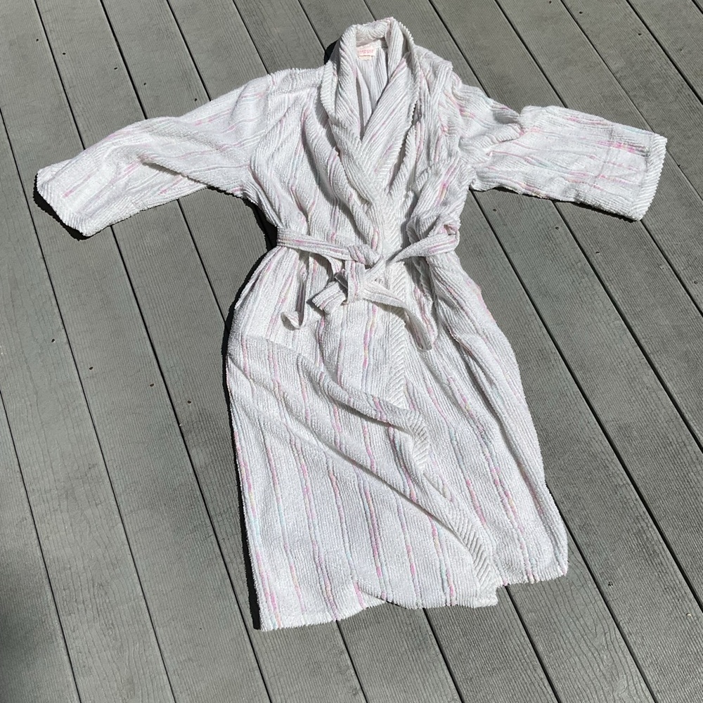Vintage Carriage Court White, Pink & Blue Striped Chenille Robe